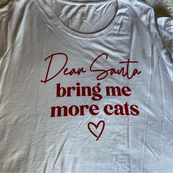 Dear Santa bring me more cats short sleeve tee - Picture 3 of 6